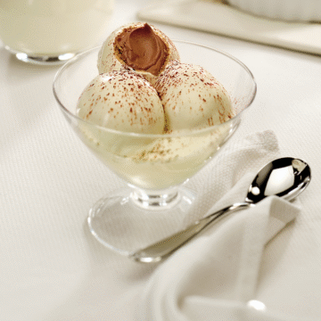 dolceria alba, cacao profiteroles, milk profiteroles, profiteroles, chocolate, dessert, frozen dessert, chocolate dessert, chocolate profiteroles, milk chocolate, white chocolate